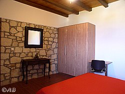 Erstes Schlafzimmer Stein-Villa 2 Mochlos