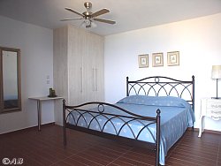 Zweites Schlafzimmer Stein-Villa 2 Mochlos